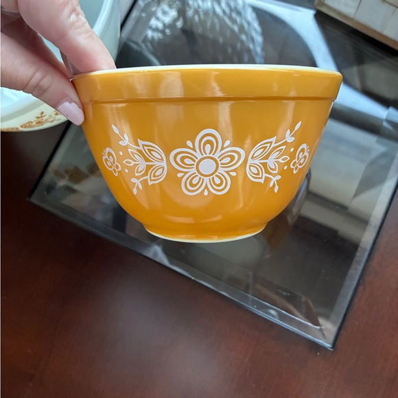 EUC ✨ Vintage Pyrex White and Goldenrod Floral Bowls - Picture 2 of 6